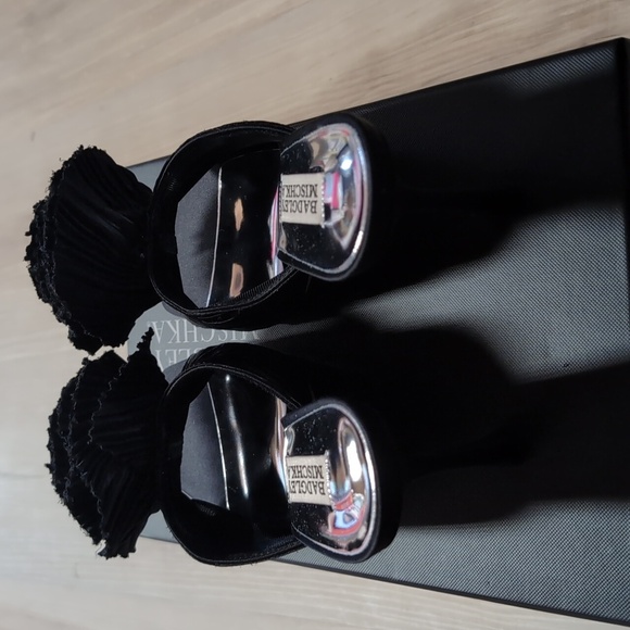 Badgley Mischka Blythe Slide with Floral Detail - Picture 5 of 9